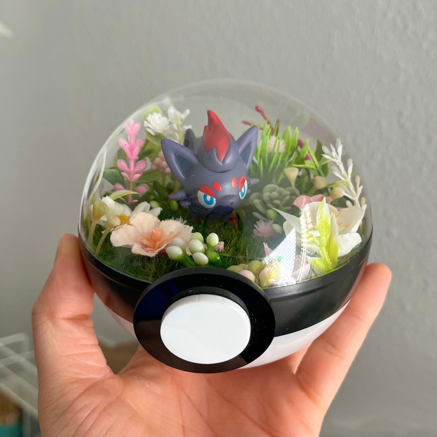 Zorua Pokeball Terrarium
