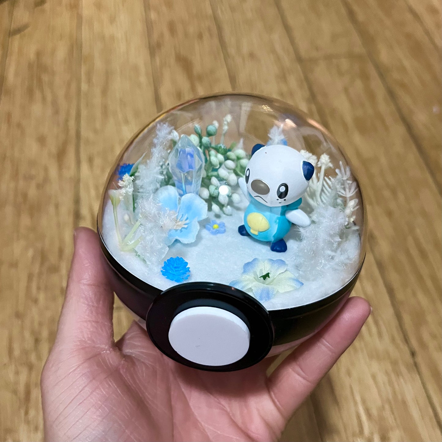 Oshawott Pokeball Terrarium