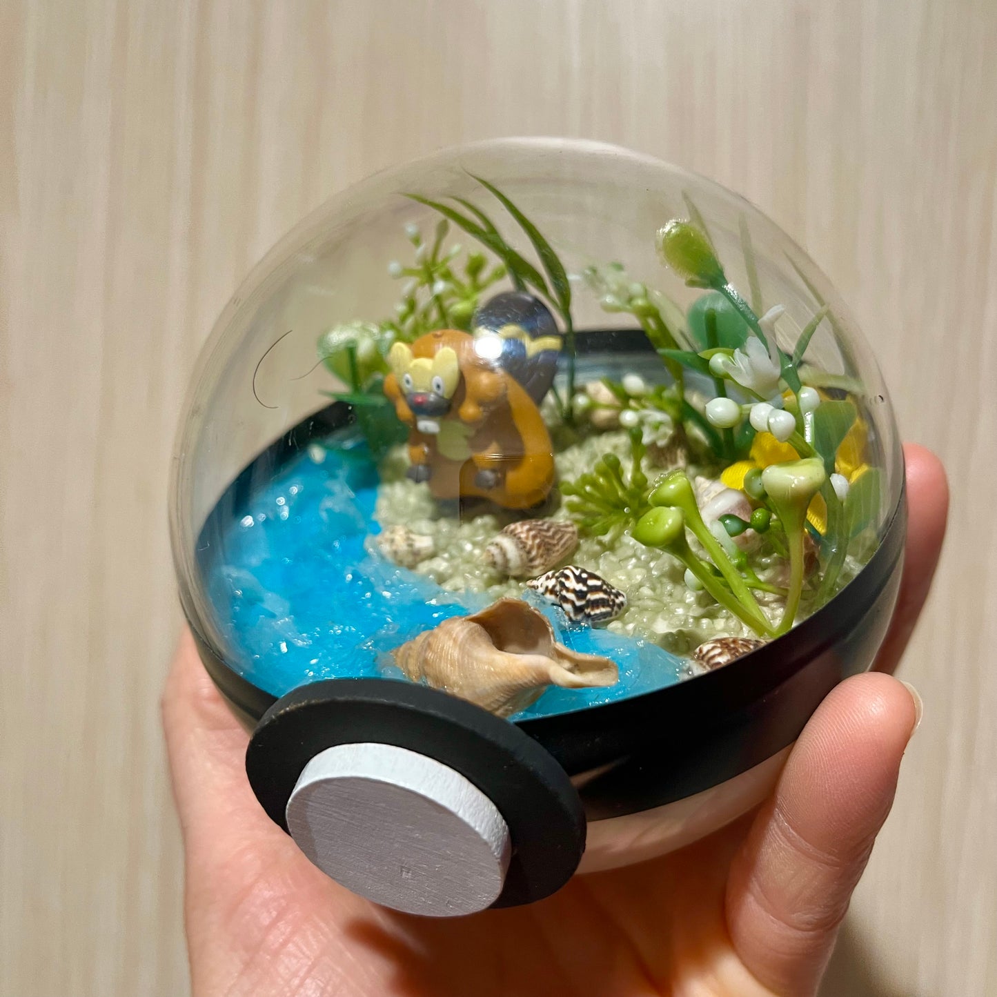 Bibarel Beachside Pokeball Terrarium *discount for older design*