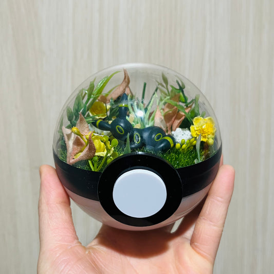 Sleeping Umbreon Pokeball Terrarium