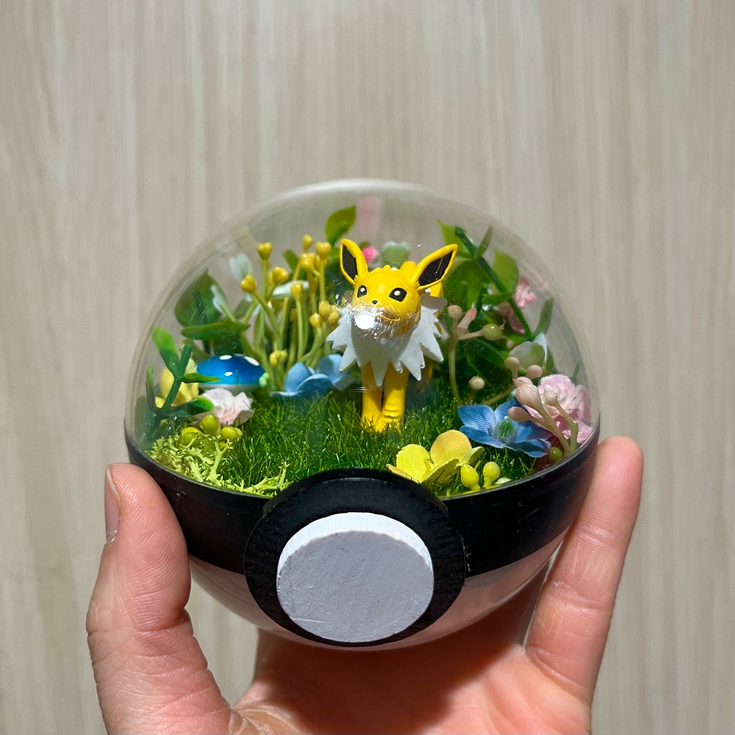 Jolteon Pokeball Terrarium *discount for older design*