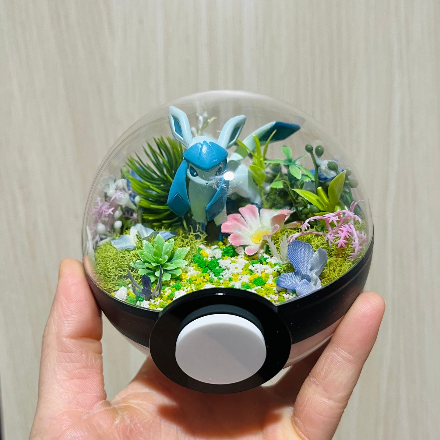 Glaceon Flowery Pokeball Terrarium