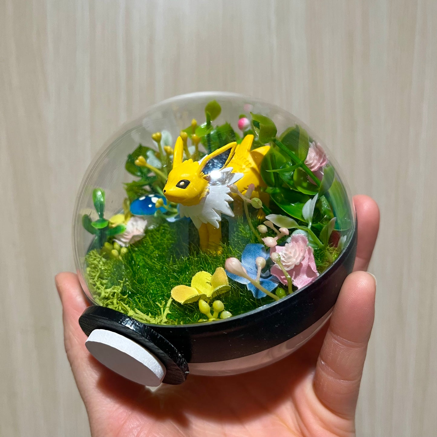 Jolteon Pokeball Terrarium *discount for older design*