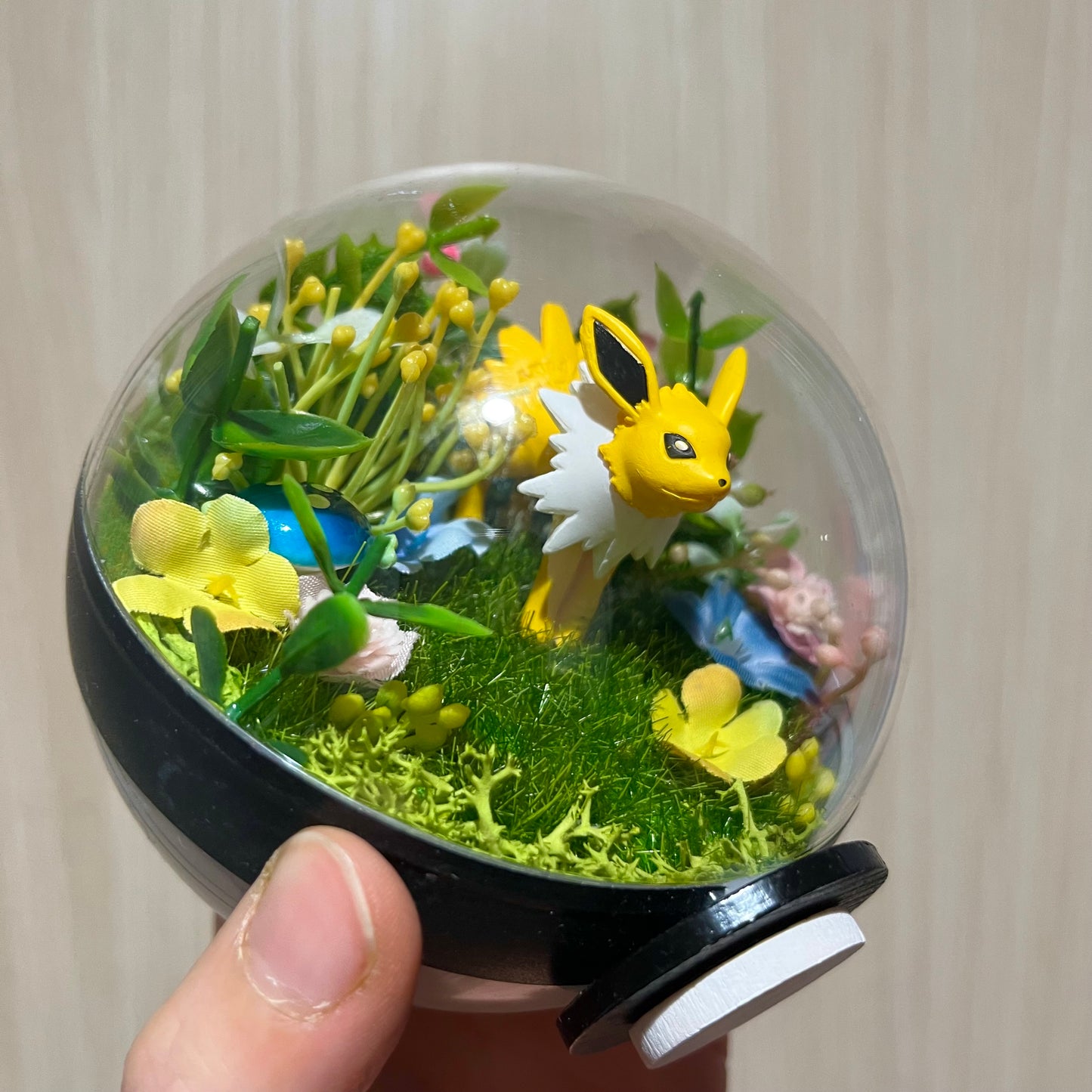 Jolteon Pokeball Terrarium *discount for older design*