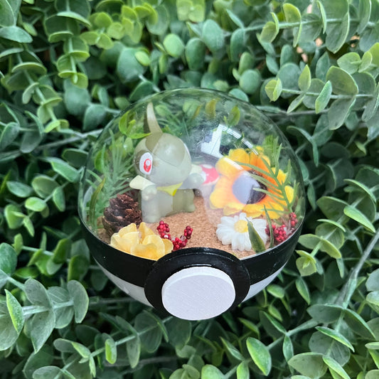 Axew Pokeball Terrarium