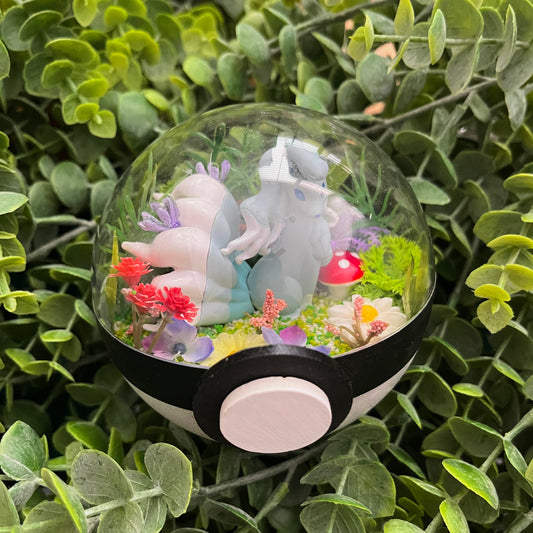 Alolan Ninetales Pokeball Terrarium