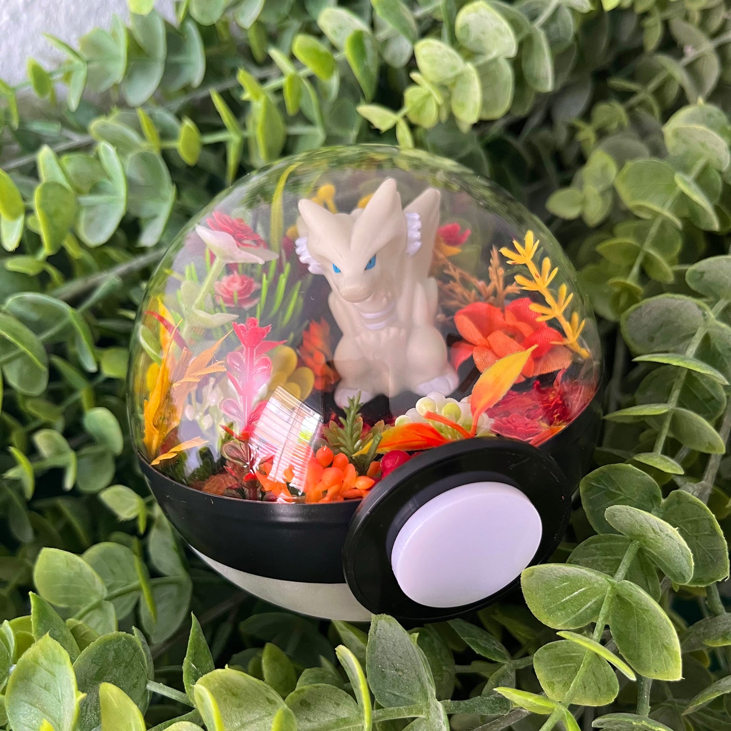 Reshiram Pokeball Terrarium