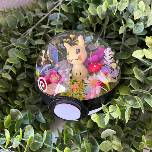 Mimikyu Pokeball Terrarium