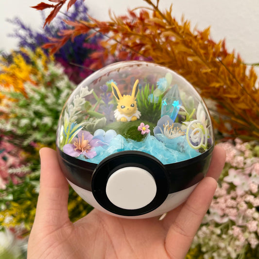 Jolteon Pokeball Terrarium