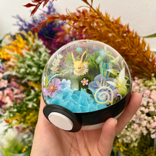 Jolteon Pokeball Terrarium